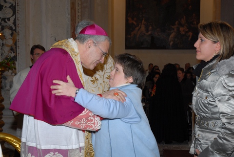 abbraccio_disabile.jpg abbraccio_disabile.jpg