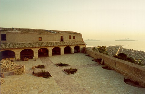 erice-santuario-sant-anna.jpg erice-santuario-sant-anna.jpg