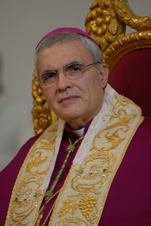 vescovo_seduto.jpg vescovo_seduto.jpg