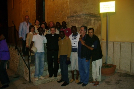 misericordia_gruppo_davanti_chiesa.jpg misericordia_gruppo_davanti_chiesa.jpg