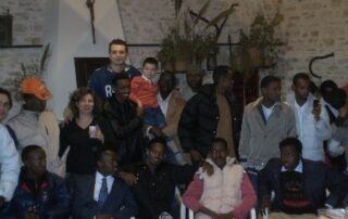 gino_gandolfo_famiglia_con_ospiti_di_villa_nazareth.jpg