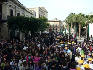 piazza_ciullo_insieme_c_pi_festa_2.jpg