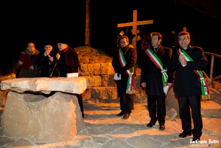 via_crucis_5.jpg via_crucis_5.jpg